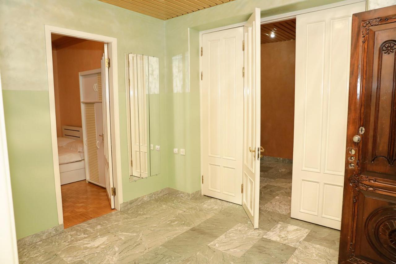 Big 3 Room Apartment On Republic Square Yerevan Exterior photo