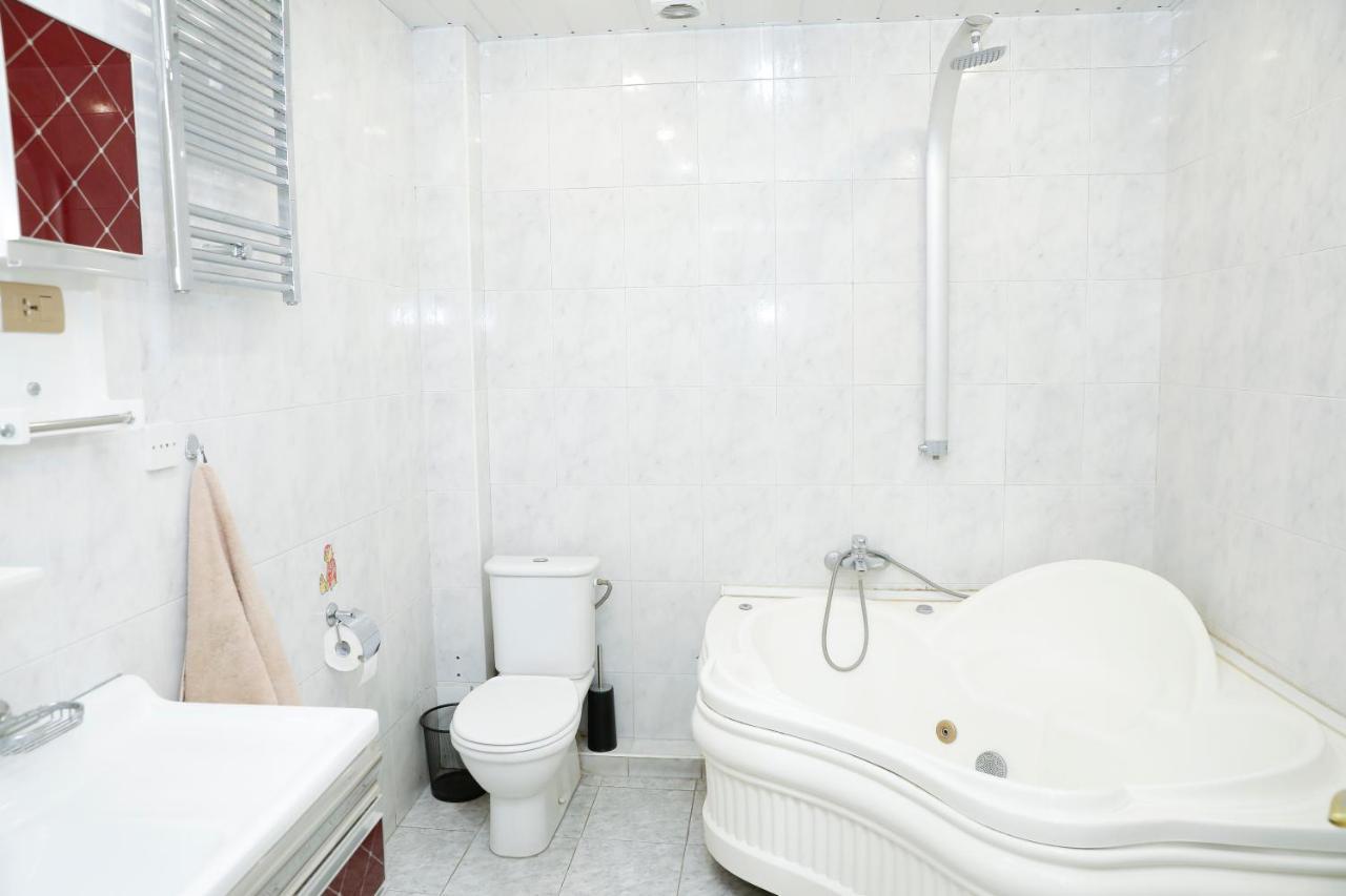 Big 3 Room Apartment On Republic Square Yerevan Exterior photo